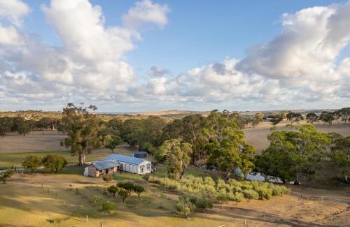 Currency Creek House | Merilli1885 - Private, Luxury Cottage