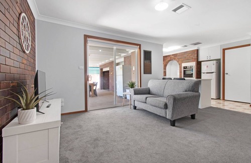 Kooringal House | Merinda | Pet Friendly Family Home