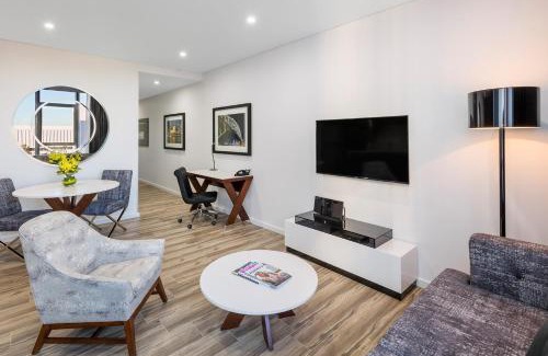 Mascot Hotel | Meriton Suites Mascot Central