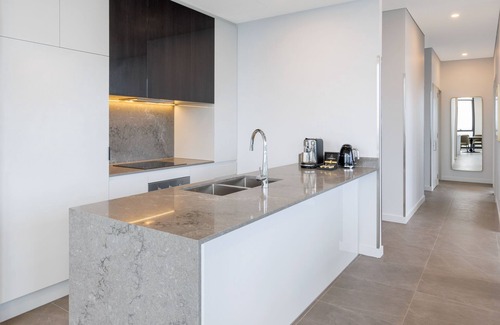 Melbourne Central Business District Apartment | Meriton Suites Melbourne