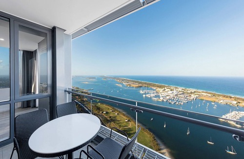 Southport Apartment | Meriton Suites Southport, Gold Coast