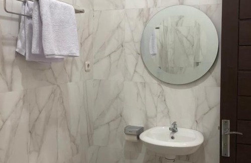 Hu'u Hotel | Merpati inn hotel