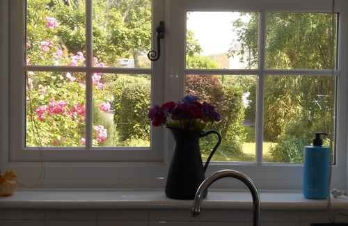 West Mersea Cottage | Mersea Island Cottage by the beach and coast. August & September availability!