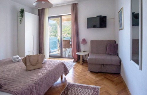 Lepetane Apartment | Mesmerizing Studio Flat near Kotor Bay in Tivat