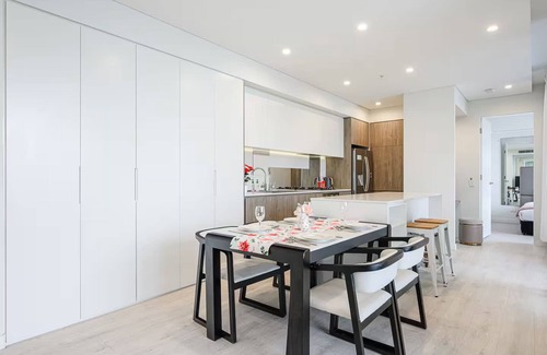 Lidcombe Apartment | Metawisebnb Executive 2-bedroom Stadium View Apartment W Parking