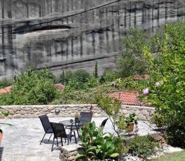 Kastraki House | Meteora Rocky Apartment