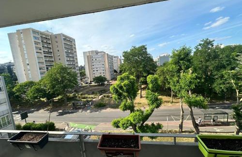 Bas du Mont-Mesly House | Metro Lakeside