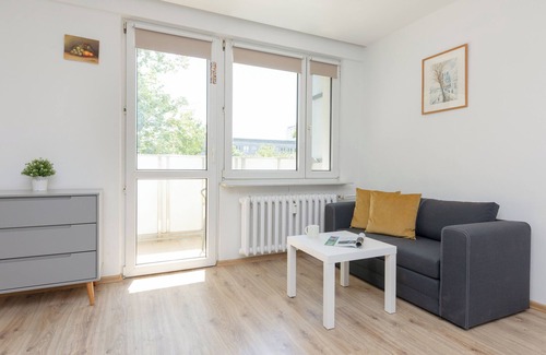 Mokotow Apartment | Metro Pole Mokotowskie Studio by Renters