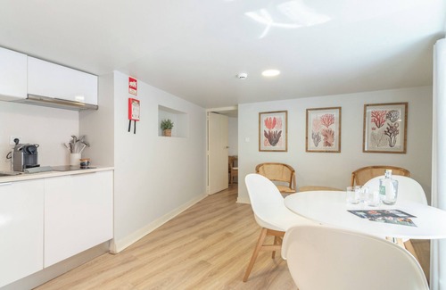 Lisbon Apartment | Metropolitan Lisbon Janelas Verdes