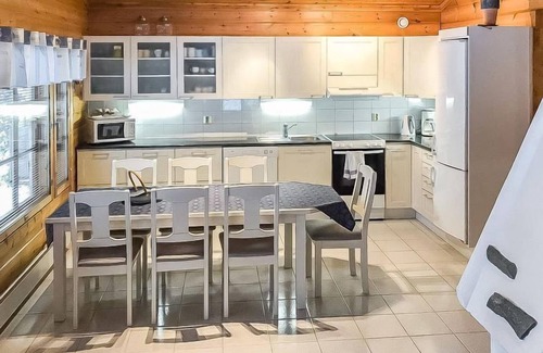 Rukatunturi House | Metsä-vuosseli Rukalumous by Interhome