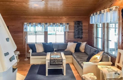 Rukatunturi House | Metsä-vuosseli Rukalumous by Interhome