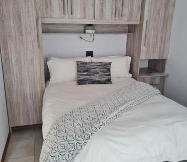 Komani Apartment | Mews Road Self-Catering