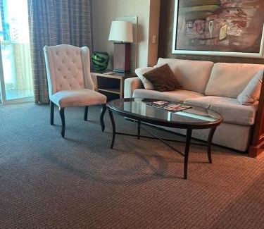 Las Vegas Apartment | MGM Grand no resort fee , balcony, free valet parking