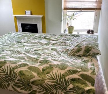 Peasedown Saint John House | Mi Casa, Su casa for the summer!