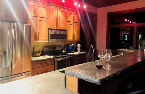 Grayling House | Mi RiverHouse @Breakfast Point, a Luxury 3-bedroom Modern home, unlike no other.