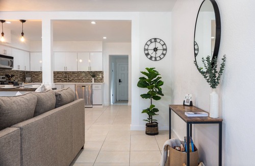Pinewood House | Miami Escape Near Beach & Nightlife with King Suite and Outdoor Oasis