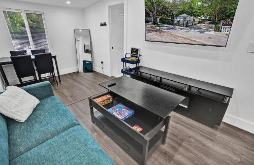 Liberty City House | Miami Heart Retreat, Stylish & Central With Games