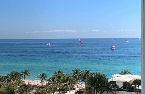 Hollywood South Central Beach Apartment | Miami Hollywood Two Bedroom Penthouse With Intracoastal View 005-22bvic