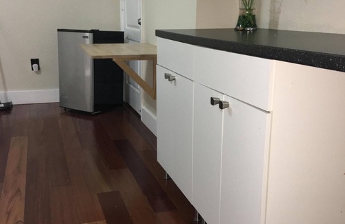 Ludlam Apartment | MIAMI Spacious & Clean Studio - Private Entrance