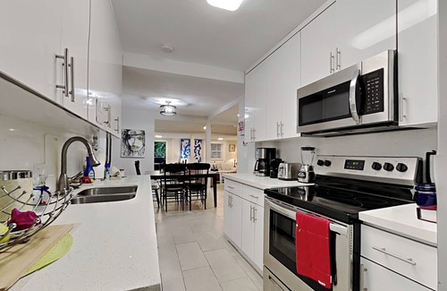 Little Haiti House | Miami Townhouse with Patio Gazebo