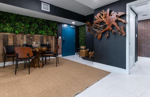 Downtown Hollywood Apartment | MIAMI WOOD APART HOTEL NEW 2024 - PRIVATE TERRACE - free GARAGE - Beach 5 min