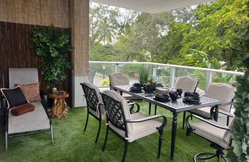 Downtown Hollywood Apartment | MIAMI WOOD APART HOTEL NEW 2024 - PRIVATE TERRACE - free GARAGE - Beach 5 min