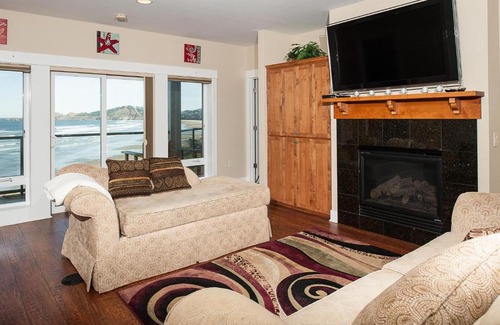 Newport House | Michaels Beach Place at Shoreline Ridge