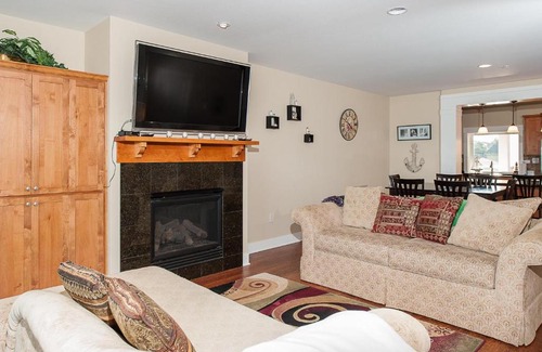 Newport House | Michaels Beach Place at Shoreline Ridge