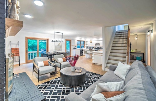Michiana Shores Cabin | Michiana Shores Retreat w/ Deck + Fire Pit!