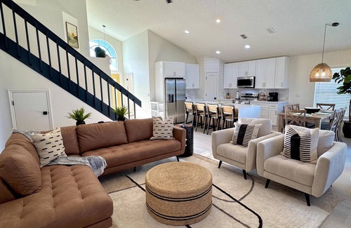 Lake Davenport Estates House | Mickey's Margarita Villa - Disney Pool Home