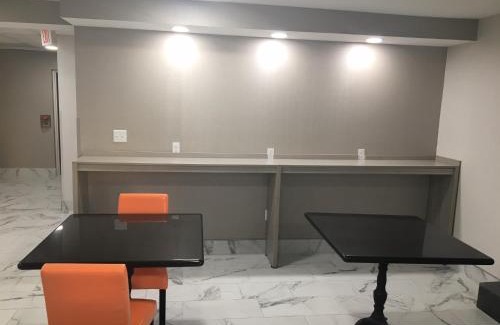 Toddville Road Hotel | Microtel Inn by Wyndham Charlotte Airport