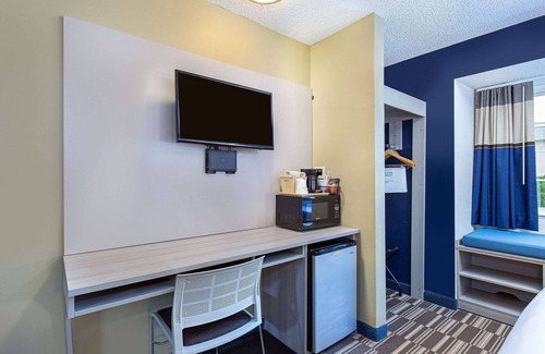 Dry Ridge Hotel | Microtel Inn by Wyndham Dry Ridge