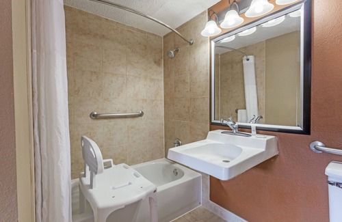 Lexington Hotel | Microtel Inn by Wyndham Lexington