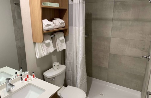 Georgetown Hotel | Microtel Inn & Suites by Wyndham Georgetown Lake
