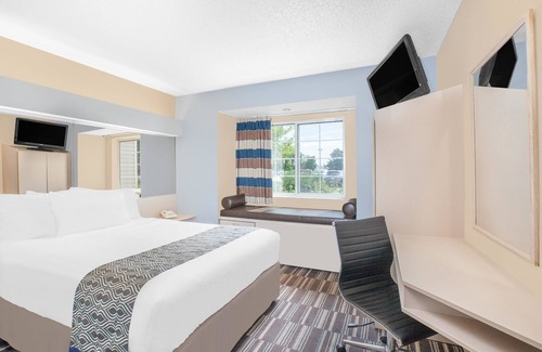 Clear Lake Hotel | Microtel Inn & Suites By Wyndham Clear Lake