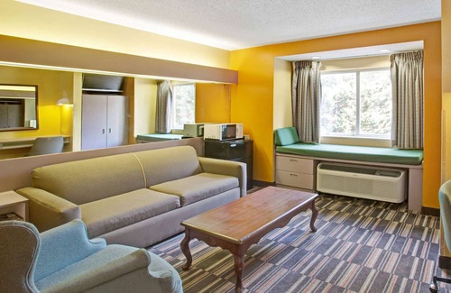 Gatlinburg Hotel | Microtel Inn & Suites by Wyndham Gatlinburg