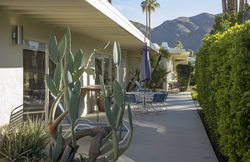Araby Commons Condo | Mid Century 3 bedroom Condo in South Palm Springs
