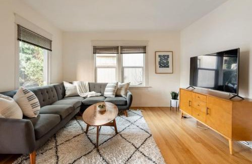 Belmont House | Mid-Century Charm - Prime SE Location - 2BR