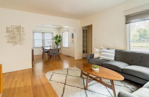 Belmont House | Mid-Century Charm - Prime SE Location - 2BR