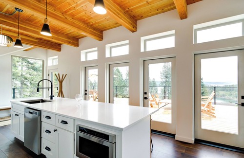 Worley House | Mid-Century Escape: Lake Views, Steps to Cave Bay!