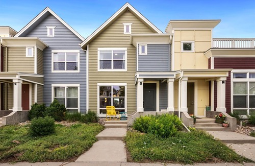 Old Town North House | Mid-century Mod Retreat near Old Town – Free Bikes