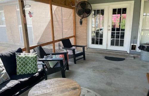 Aransas Pass House | Mid-Century Modern at West Coast Whitney