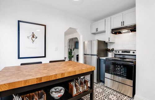 Detroit House | Mid-Century Modern Design -Bagley Home Sleeps 12