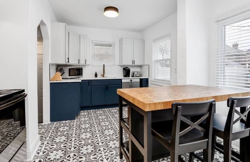Detroit House | Mid-Century Modern Design -Bagley Home Sleeps 12