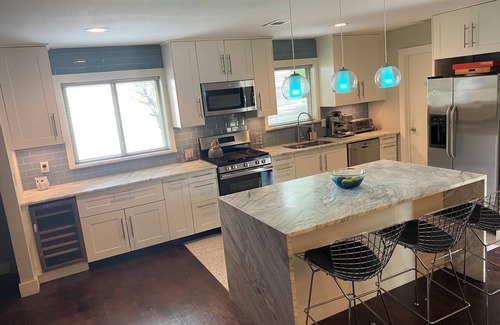 Dallas House | Mid Century Modern Home with Pool GREAT for EVENTS and LOW KEY Party Parties