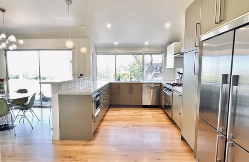 Calabasas House | Mid Century View Home in Calabasas