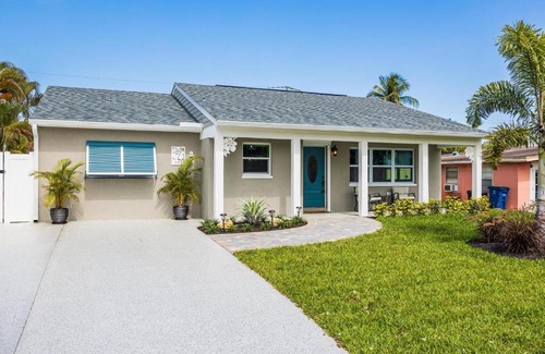 Mid Island House | Mid Island - Villa Hibiscus - Fort Myers Beach - Roelens Vacations