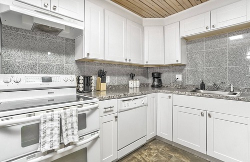 Southeast Colorado Springs House | Mid-Landing Inn