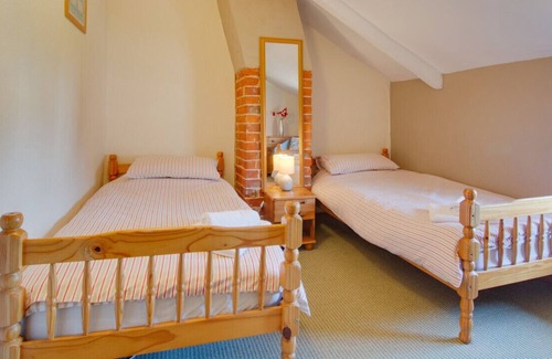 Corpusty House | Middle Cottage - Two Bedroom House, Sleeps 4