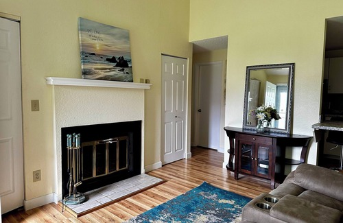 Russian Jack Park Condo | Midterm Rental Townhouse Style Condo in Anchorage